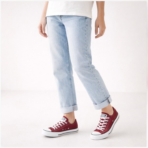 Converse Chuck Taylor All Star Low Top Burgundy Canvas Sneakers Womens 8 - Picture 2 of 15